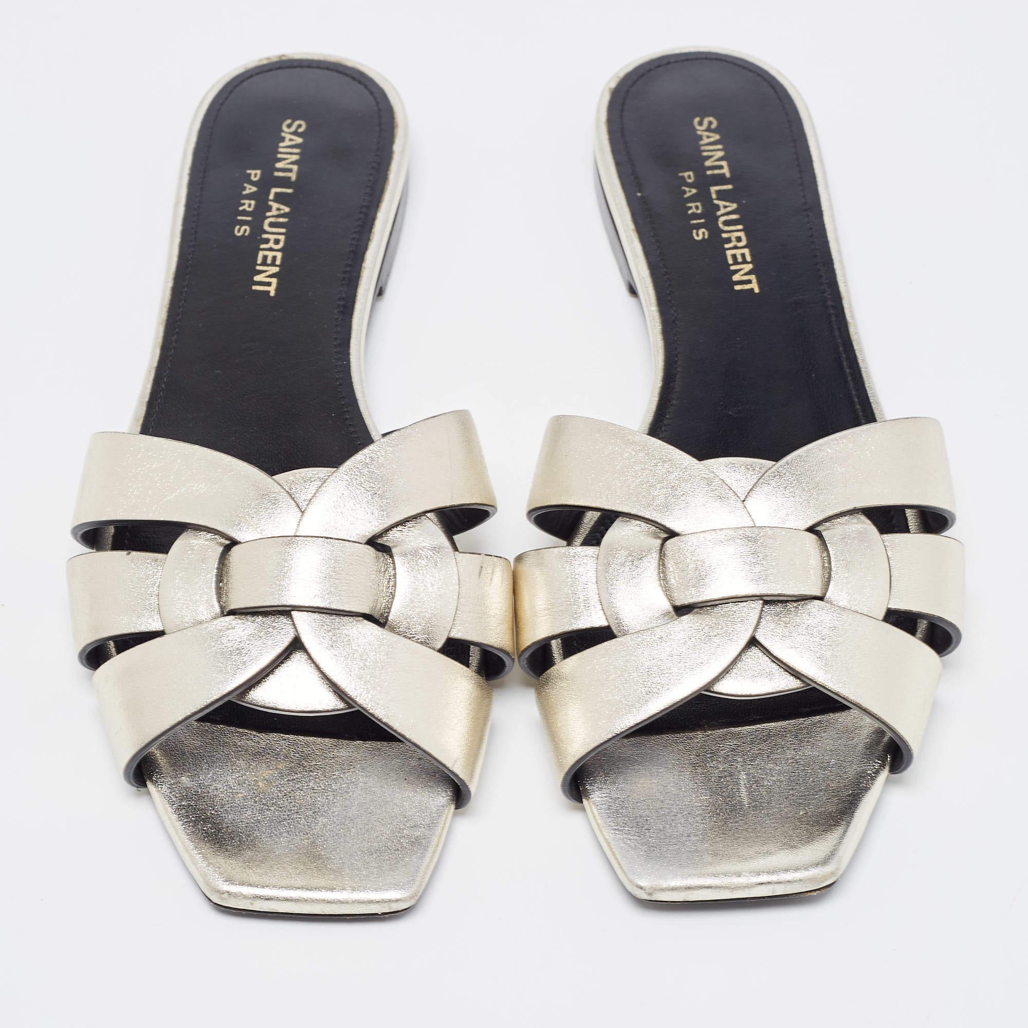 Enhance your casual looks with a touch of high style with these designer slides. Rendered in quality material with a lovely hue adorning its expanse, this pair is a must-have!

Includes: Original Dustbag

