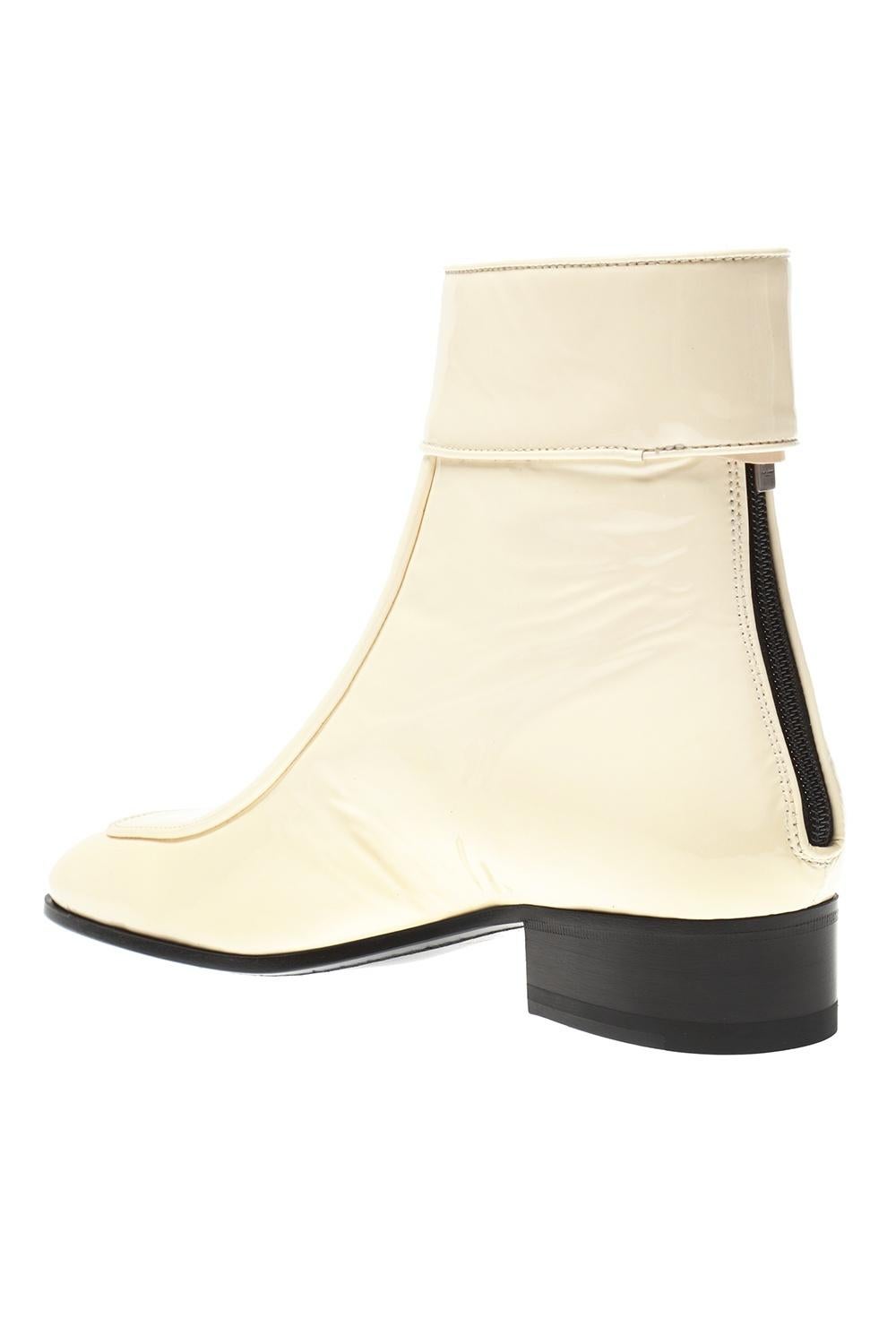 Saint Laurent „Miles 30 Matt“ Cremefarbene Lackleder-Stiefeletten Größe 36,5 im Zustand „Neu“ in Paradise Island, BS