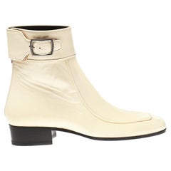 Saint Laurent „Miles 30 Matt“ Cremefarbene Lackleder-Stiefeletten Größe 36,5