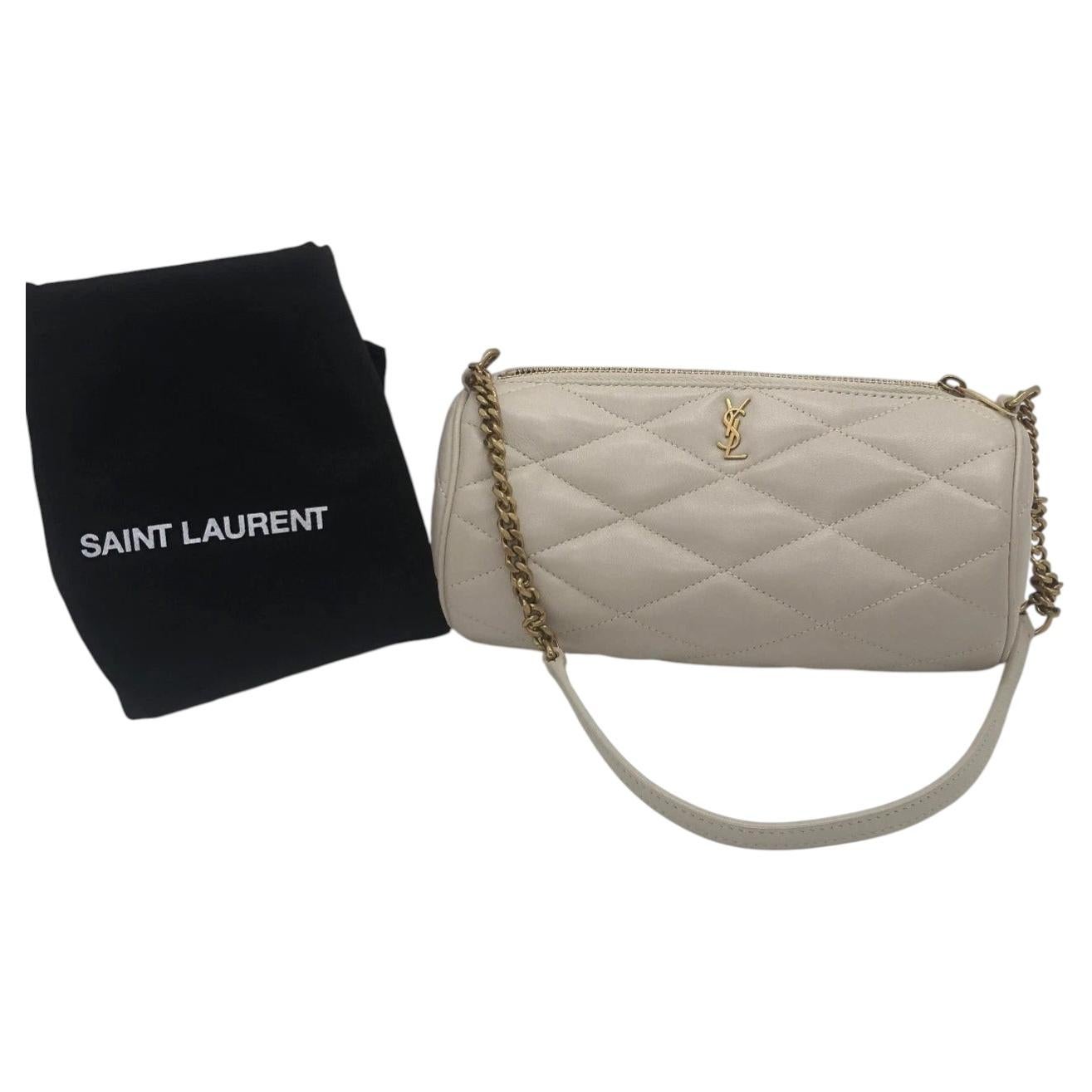 Saint Laurent Mini Sade Sac à chaîne cylindrique en cuir d'agneau matelassé en vente