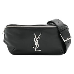 Saint Laurent Gürteltasche aus Leder mit Monogramm