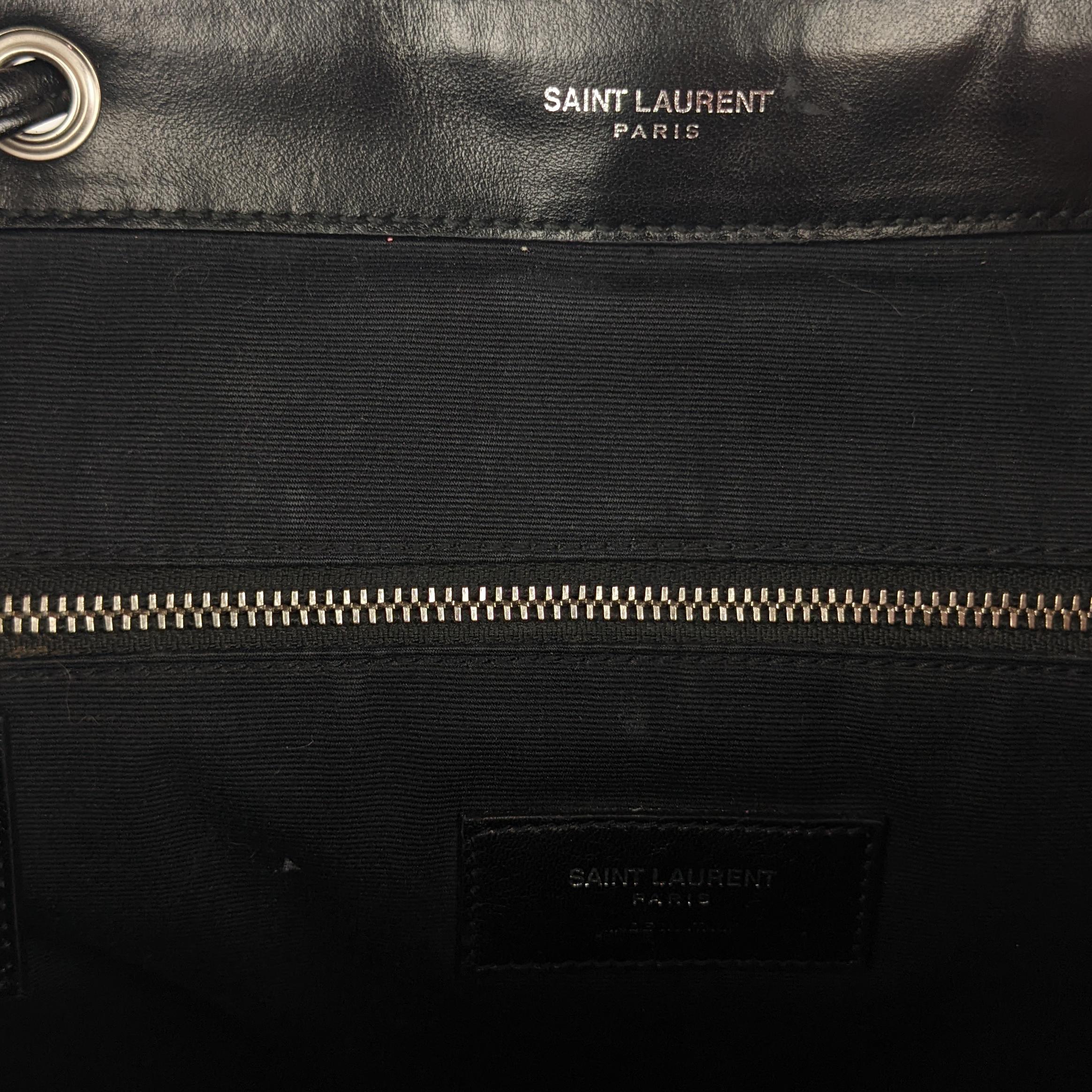 Women's Saint Laurent Monogram Loulou Matelasse Chevron Large Black Leather Backpack For Sale