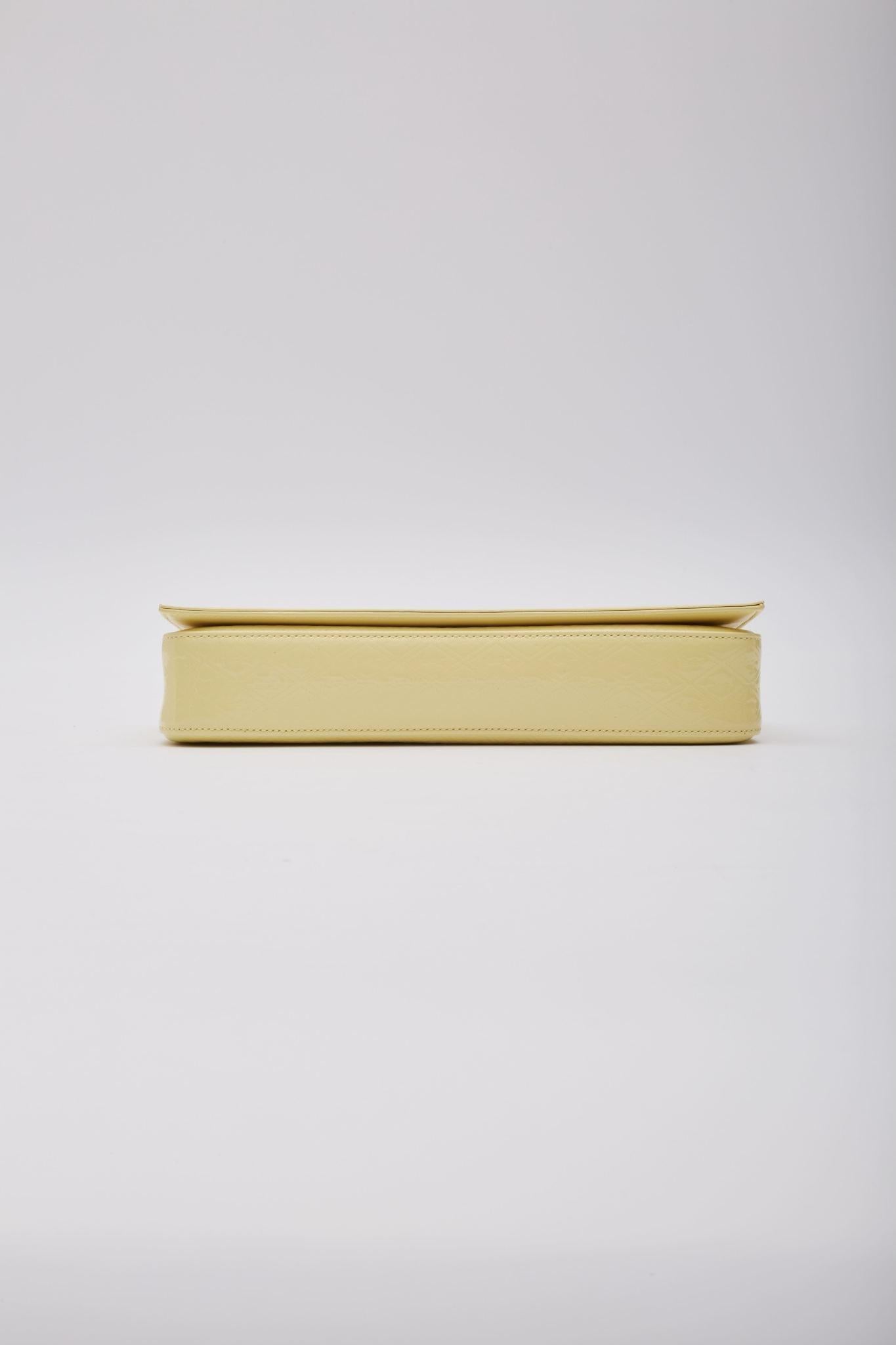 Saint Laurent Monogramme Patent Yellow Kate 99 Le Shoulder Bag For Sale 1