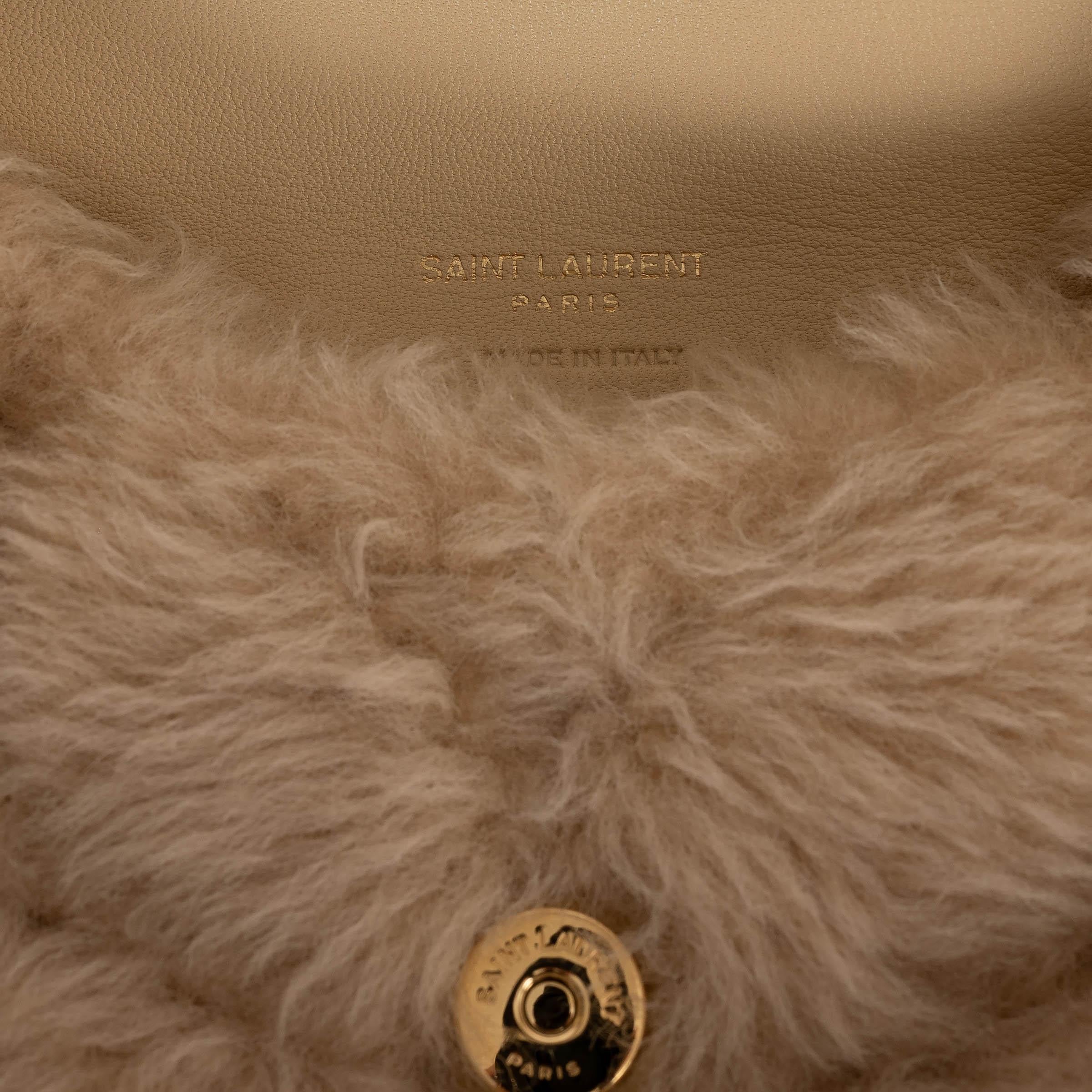 SAINT LAURENT natural beige SHEARLING FUR 2021 SMALL PUFFER Clutch Bag For Sale 2