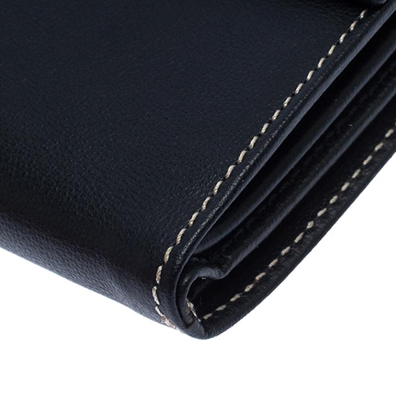 Saint Laurent Navy Blue Leather Bifold Wallet In Good Condition In Dubai, Al Qouz 2