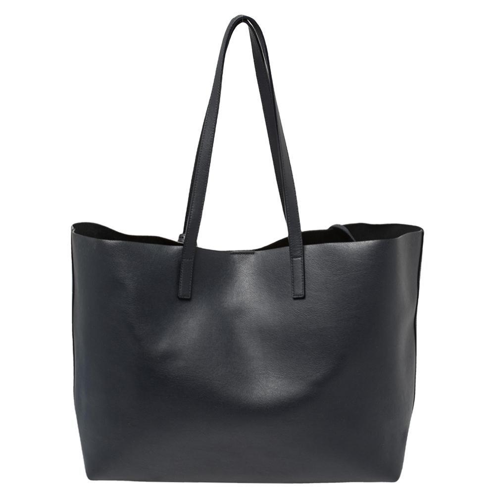 Saint Laurent Navy Blue Leather E/W Shopping Tote In Good Condition In Dubai, Al Qouz 2