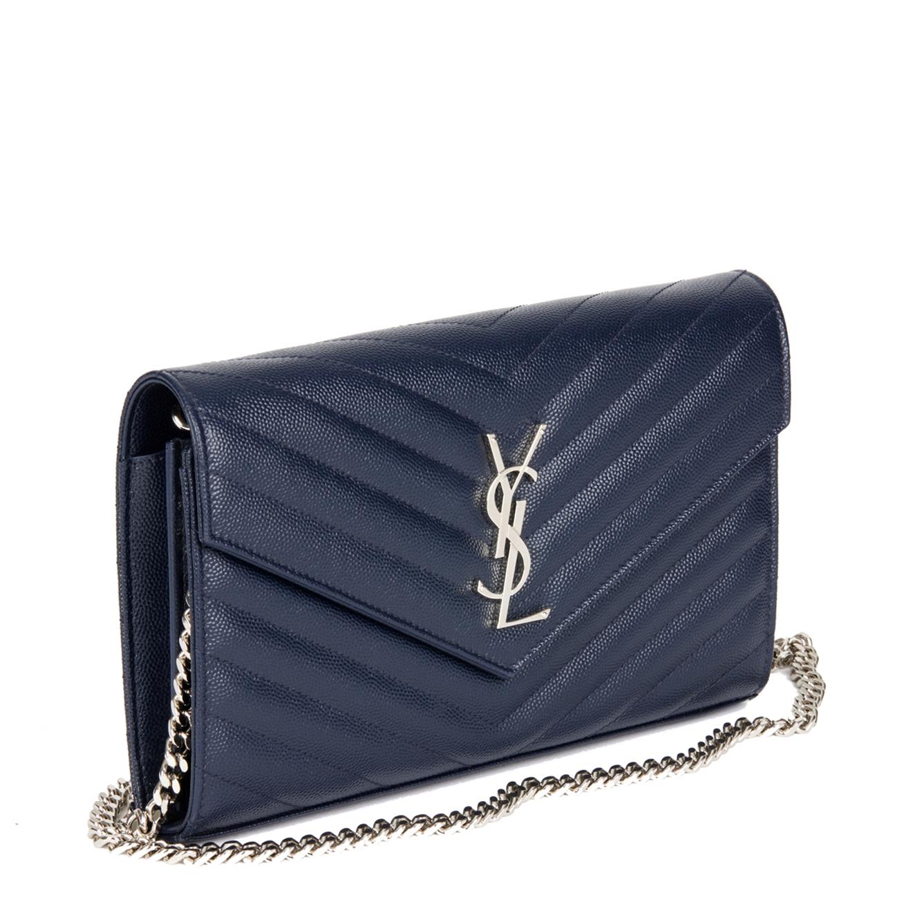 SAINT LAURENT
Navy Chevron Grained Calfskin Leather Envelope Wallet-on-Chain WOC

Xupes Reference: CB594
Serial Number: GBL377828-0617
Age (Circa): 2020
Accompanied By: Saint Laurent Dust Bag
Authenticity Details: Date Stamp (Made in Italy)
Gender: