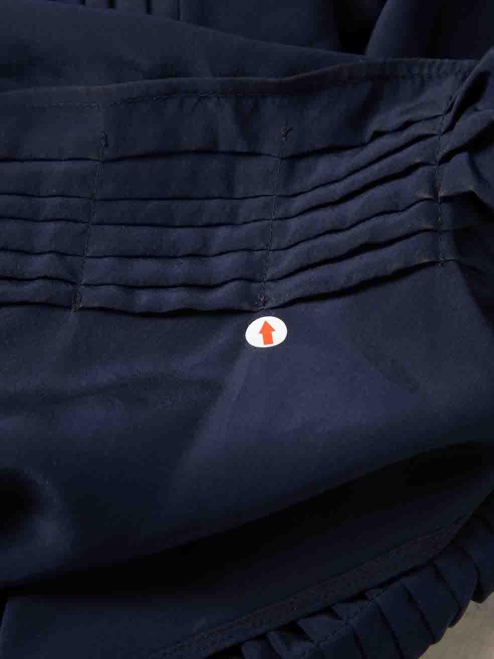 Saint Laurent Marineblau Seide plissiert Detail Bluse Größe XS im Zustand „Gut“ im Angebot in London, GB