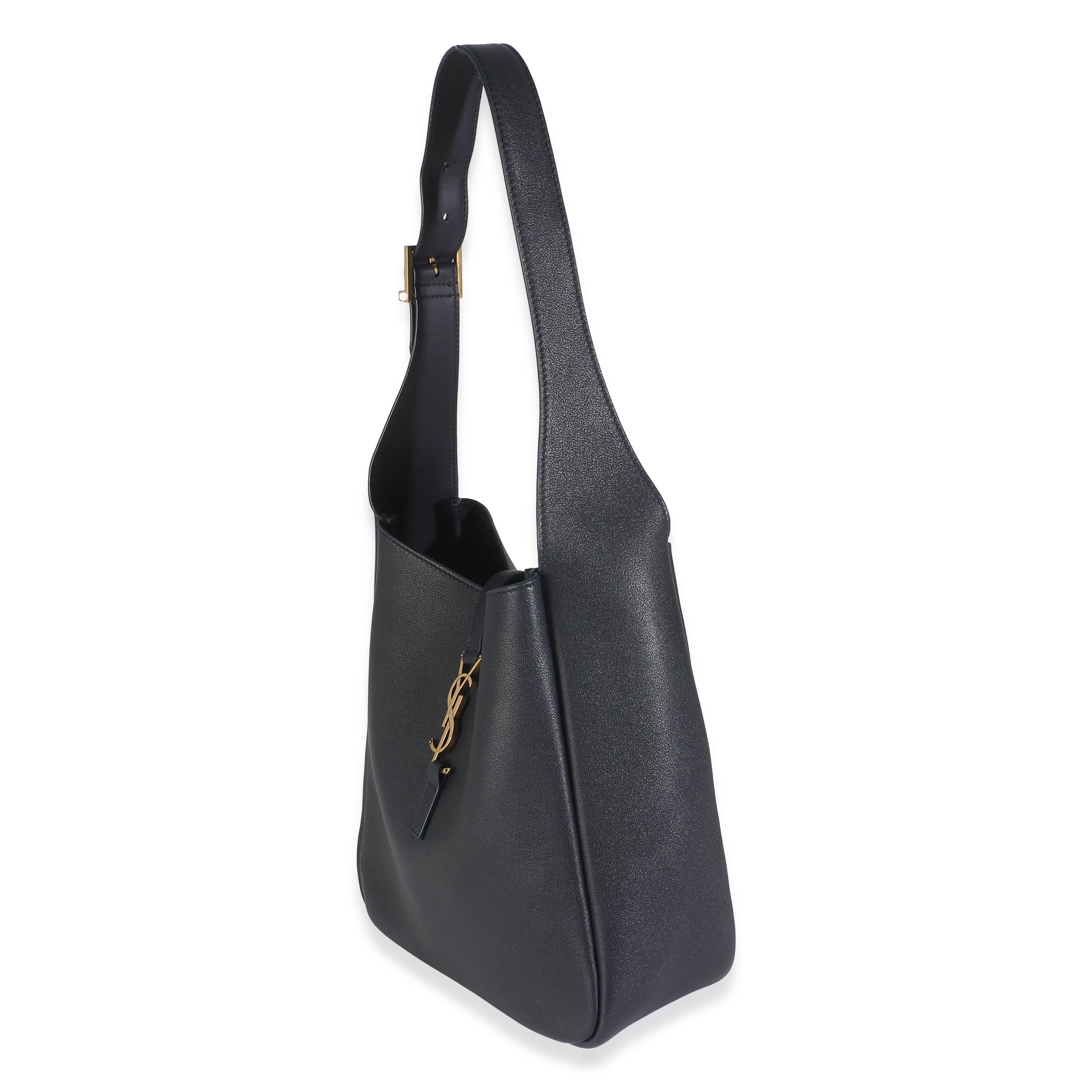 Women's or Men's Saint Laurent Navy Smooth Calfskin Small Le 5 a 7 Hobo For Sale