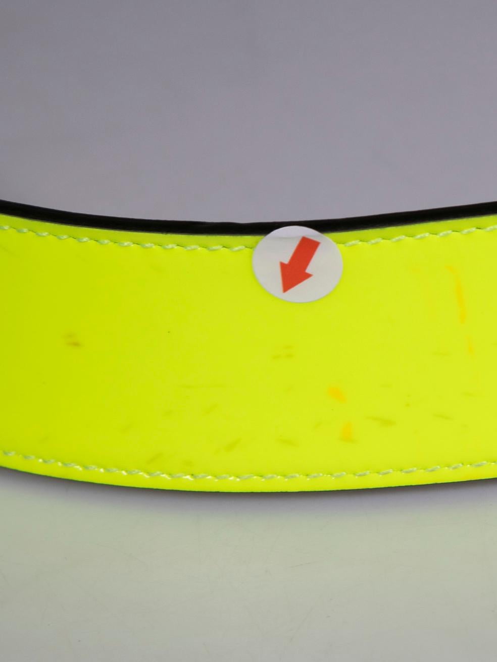 Saint Laurent Cintura in vernice giallo neon in vendita 5