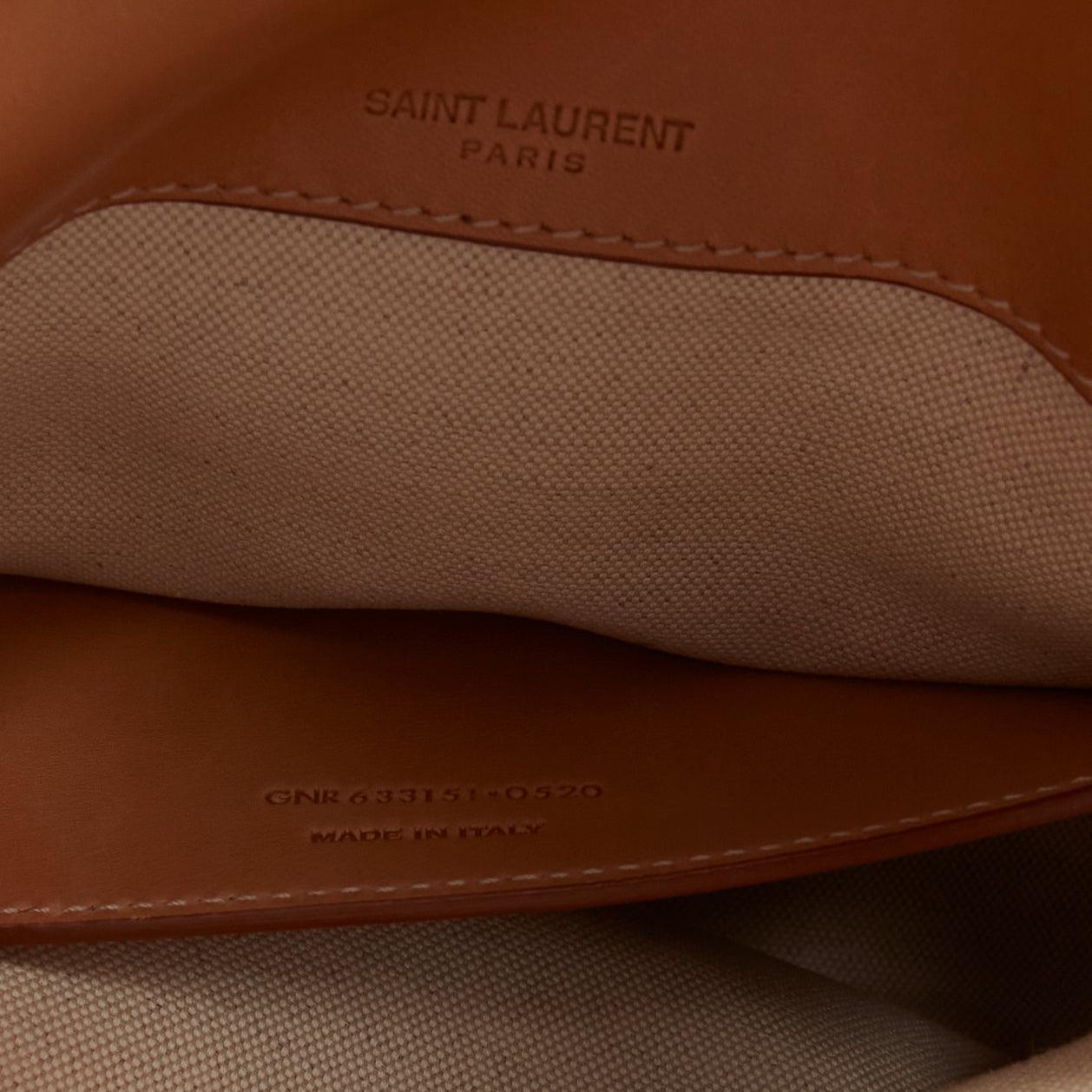 SAINT LAURENT Brown, sac en toile beige et cuir marron avec logo sur le rabat du sac à bandoulière. en vente 6