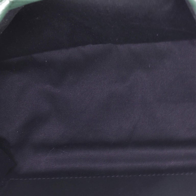 Women's or Men's Saint Laurent Niki Chain Flap Bag Matelasse Chevron Leather Medium For Sale