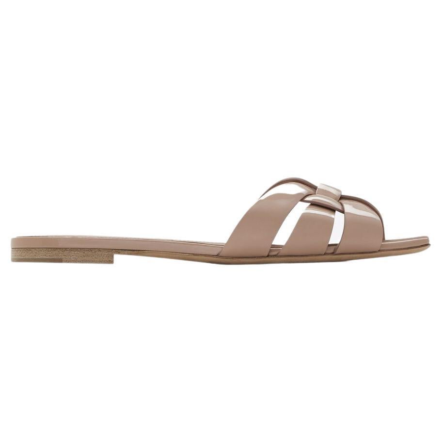 Saint Laurent "Nu Pieds 05" Nude Patent Leather Slide Sandal Size 36 For  Sale at 1stDibs