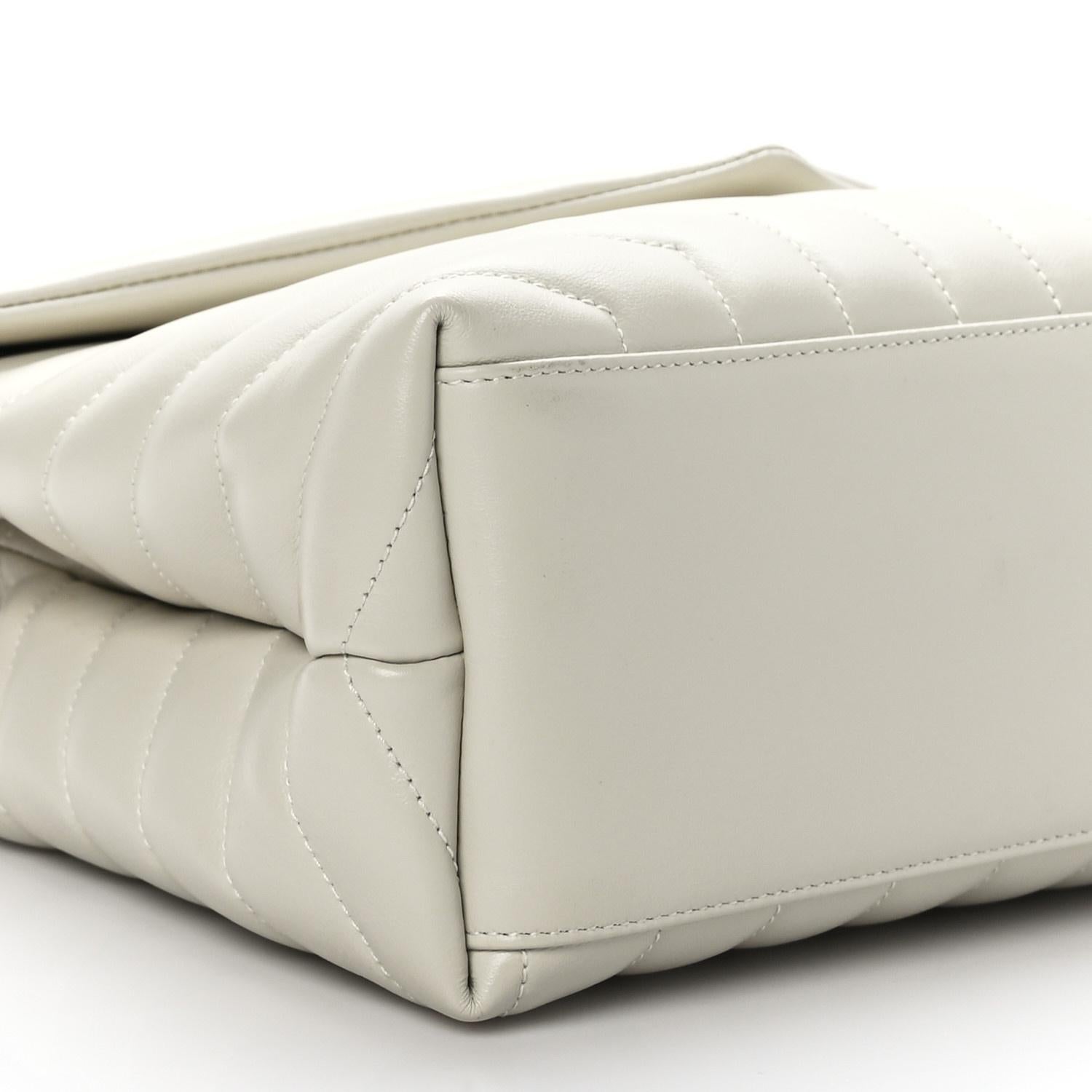 Women's Saint Laurent Off-white Matelassé Leather Loulou Shoulder Bag Medium For Sale