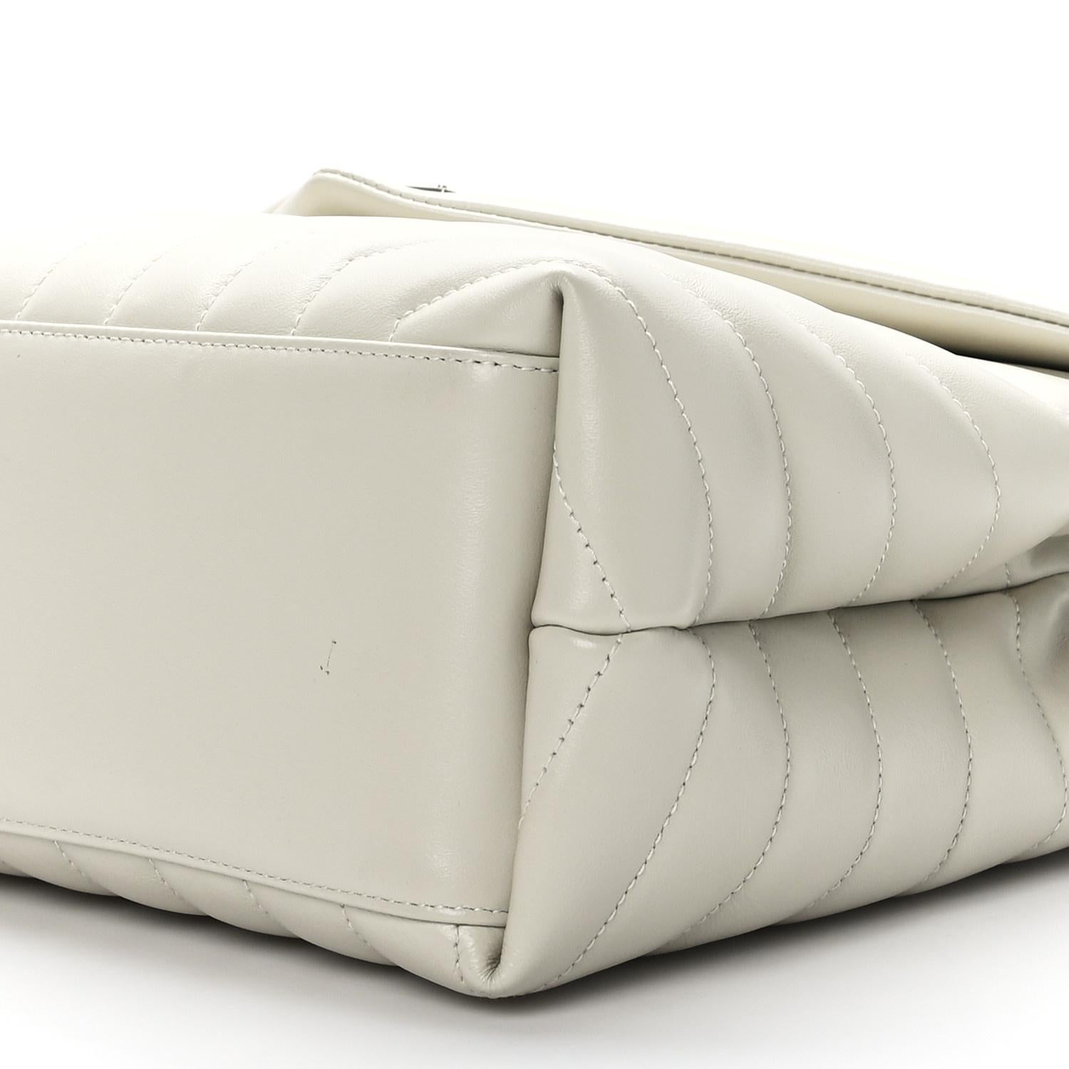 Saint Laurent Off-white Matelassé Leather Loulou Shoulder Bag Medium For Sale 1