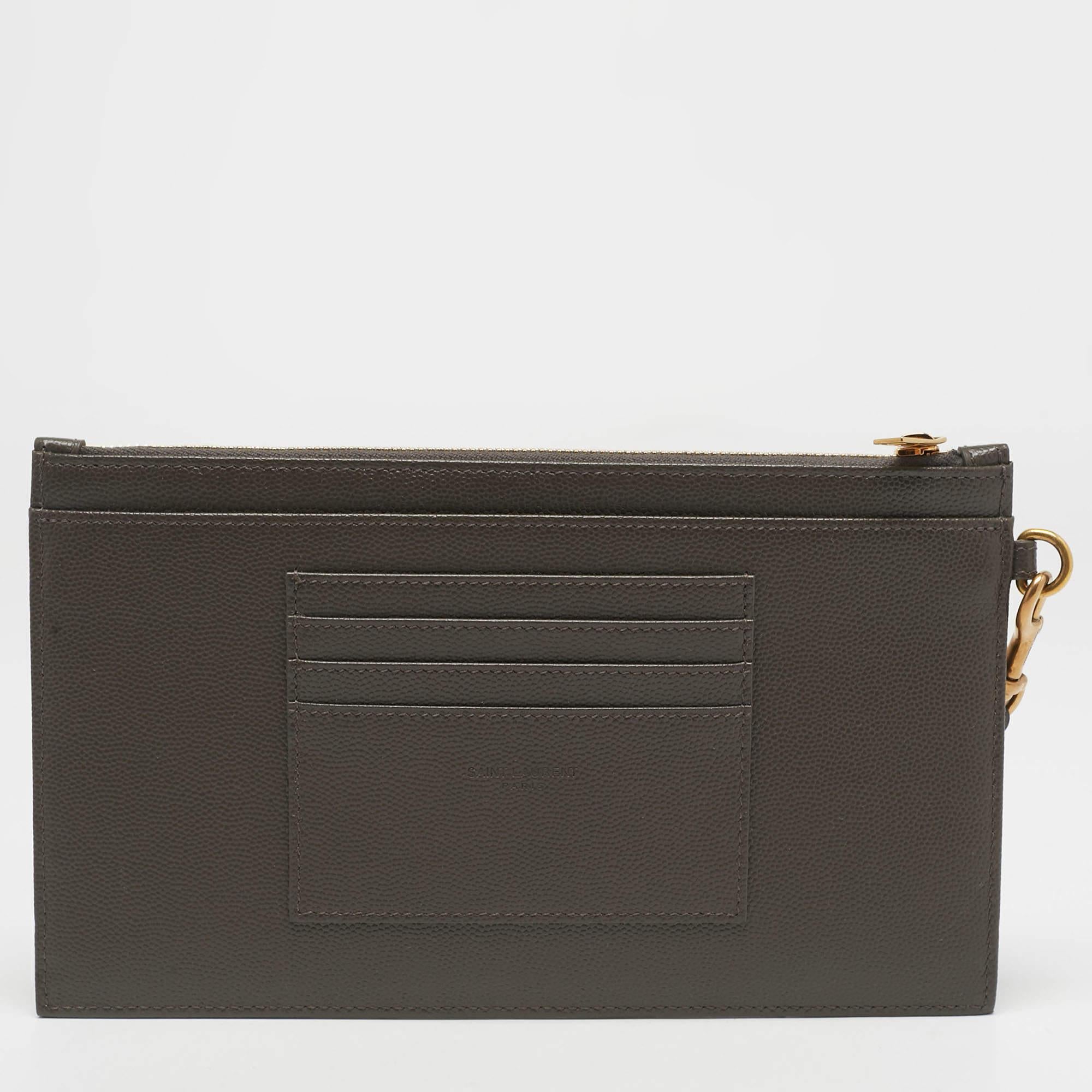 Saint Laurent Olive Green Matelassé Large Cassandre Zip Pouch Leather Excellent état à Dubai, Al Qouz 2