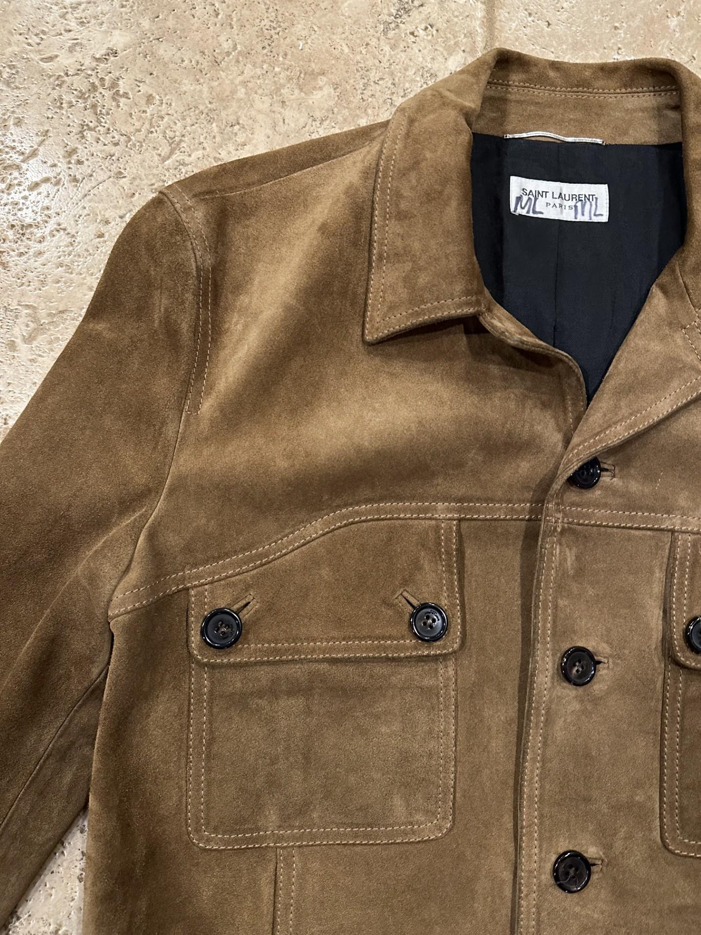 Saint Laurent Paris 2019 Brown Suede Leather Jacket


Size 50

Excellent condition


Retailed at $4000

SLP x Anthony Vaccarello 2019 Suede Leather


Insane quality, pictures do not do justice!!


Measurements:

Chest: 20”

Length: 24.5”

Shoulders: