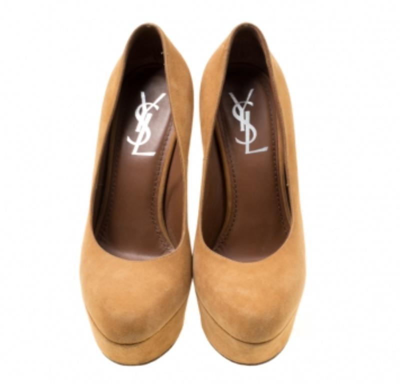 Saint Laurent Paris escarpins à plateforme Aliama en daim beige camel taille 37,5 Bon état - En vente à Dubai, Al Qouz 2