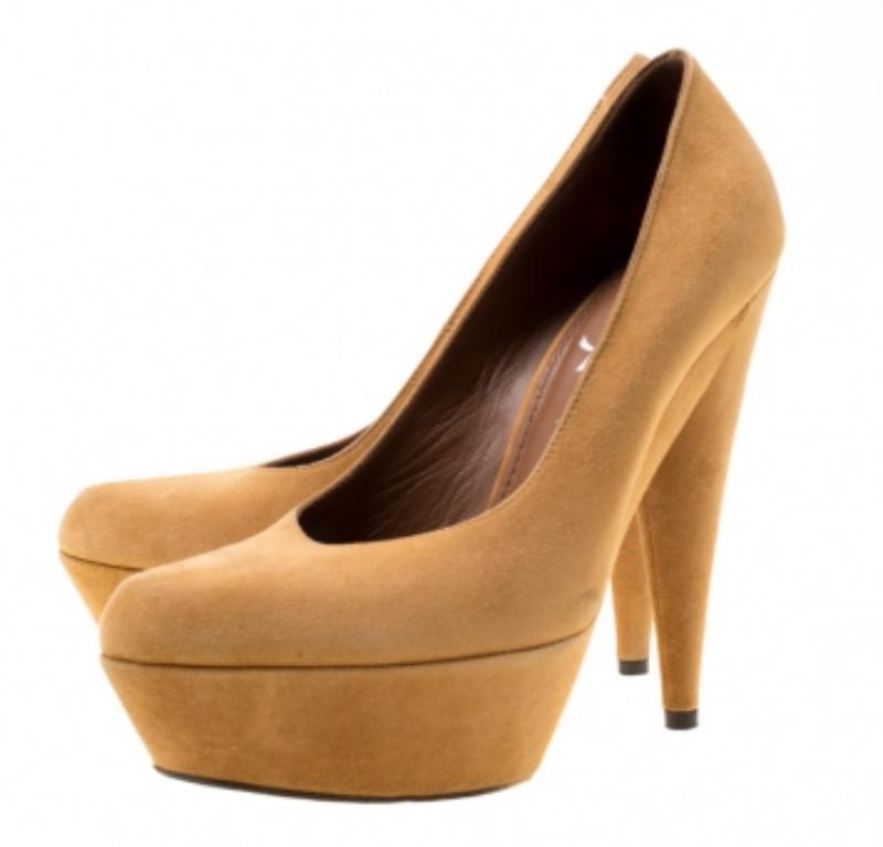 Saint Laurent Paris escarpins à plateforme Aliama en daim beige camel taille 37,5 en vente 2