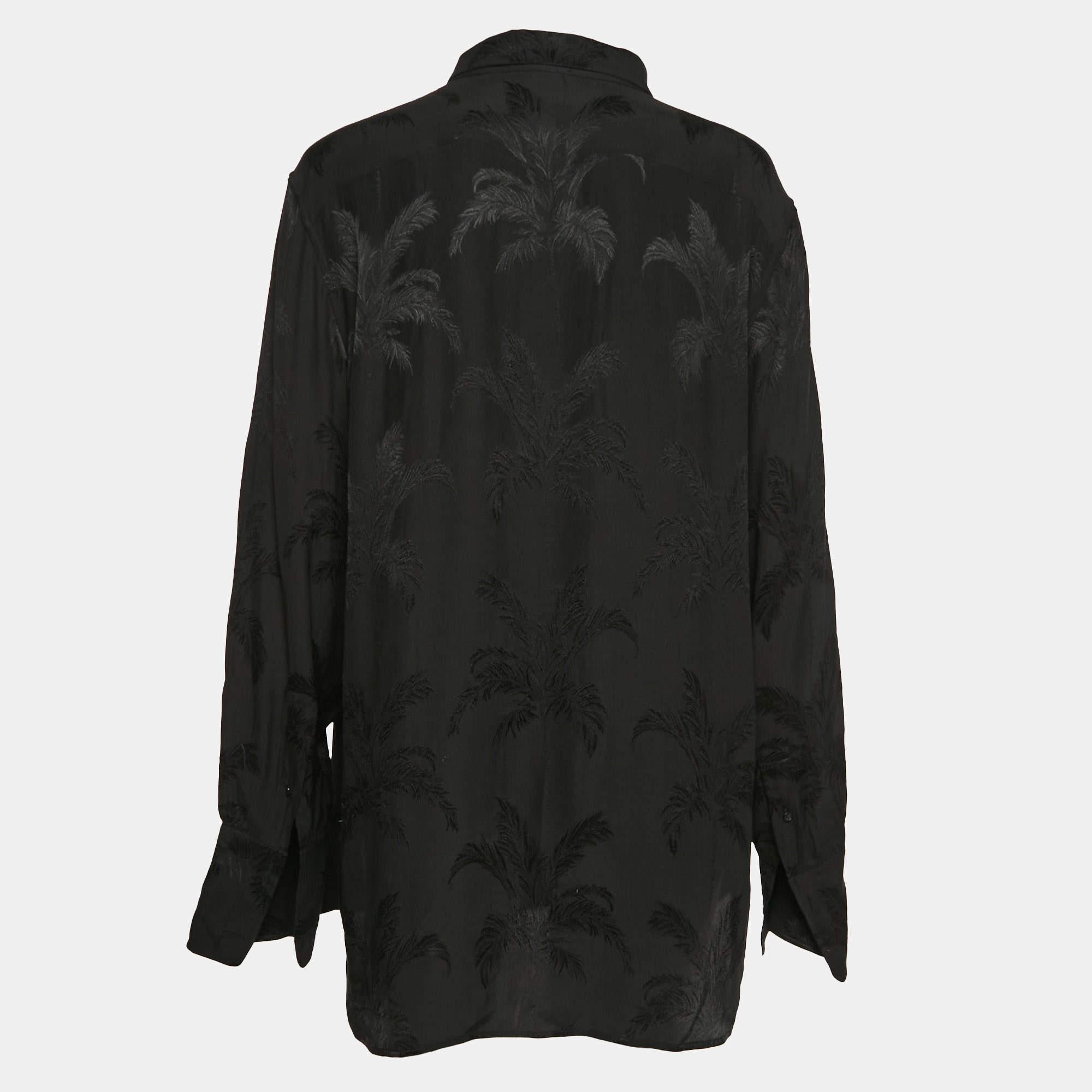 Le camicie sono una parte indispensabile del guardaroba.  Per questo motivo, questo marchio ti offre una creazione versatile ed elegante. È stato realizzato con materiali di qualità in una tonalità versatile. La camicia è caratterizzata da elementi
