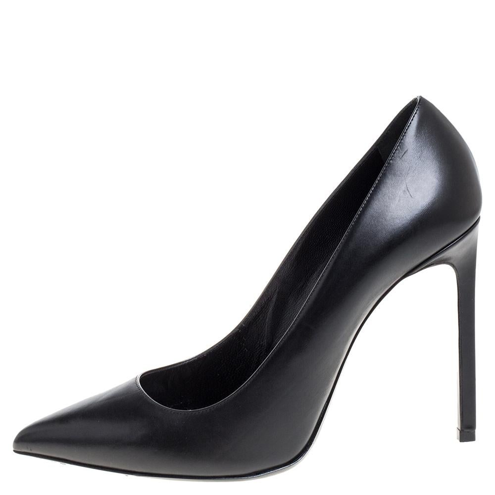 Stylish black pumps to add a whole lot of style to your looks! These Saint Laurent Paris pumps are crafted from leather and feature pointed toes. They are equipped with comfortable leather-lined insoles and stand tall on 11.5 cm stiletto heels.

