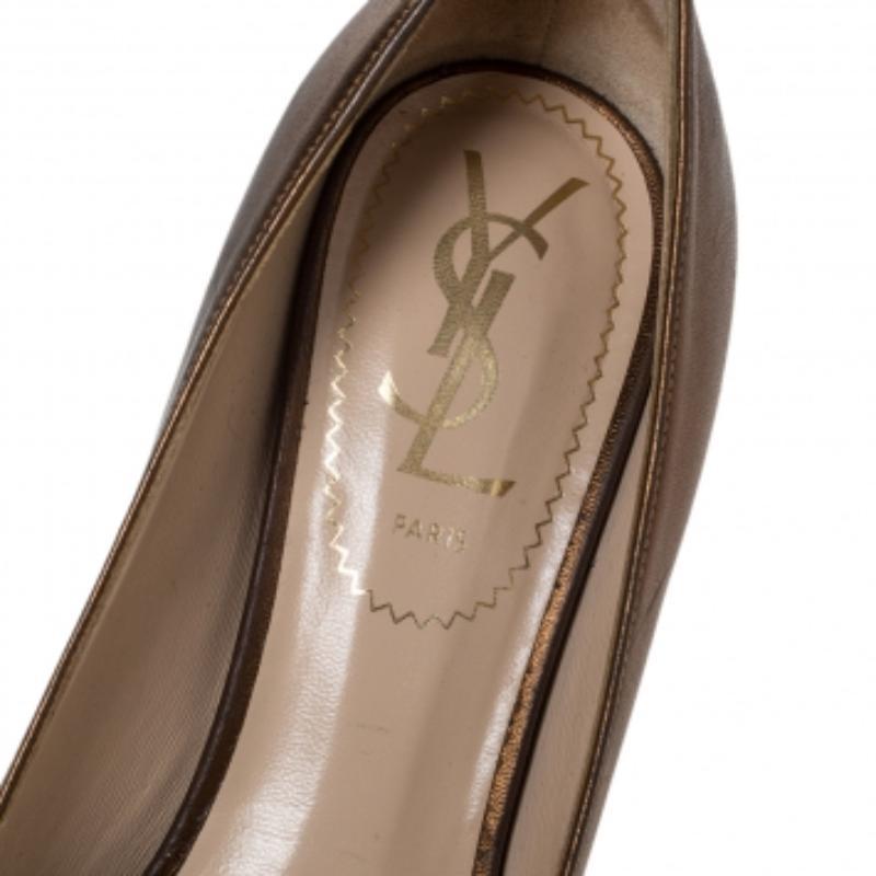 Saint Laurent Paris - Pumps con piattaforma Tribtoo in pelle di bronzo - misura 35 In condizioni discrete in vendita a Dubai, Al Qouz 2