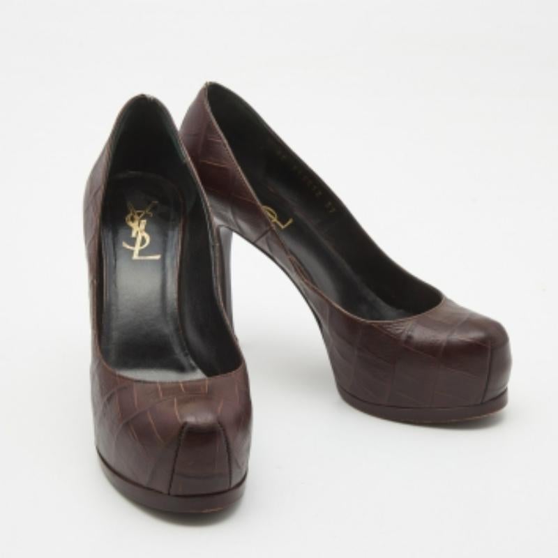 Saint Laurent Paris Bombas de plataforma Tribtoo de piel de cocodrilo marrón en relieve talla 37 en venta 5