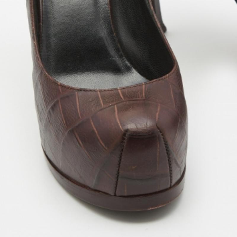Saint Laurent Paris Bombas de plataforma Tribtoo de piel de cocodrilo marrón en relieve talla 37 Gris en venta