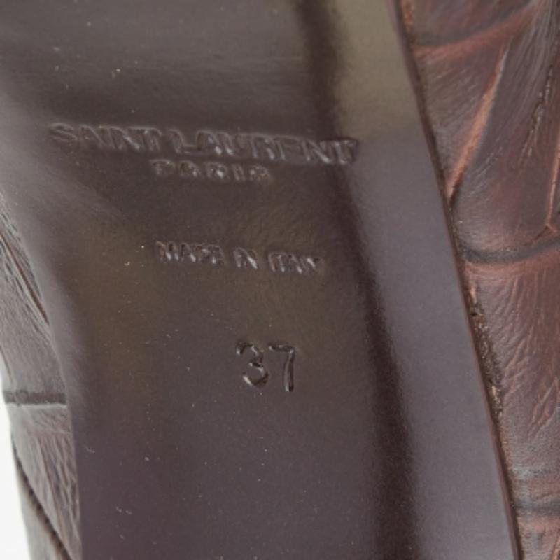 Saint Laurent Paris Bombas de plataforma Tribtoo de piel de cocodrilo marrón en relieve talla 37 en venta 1