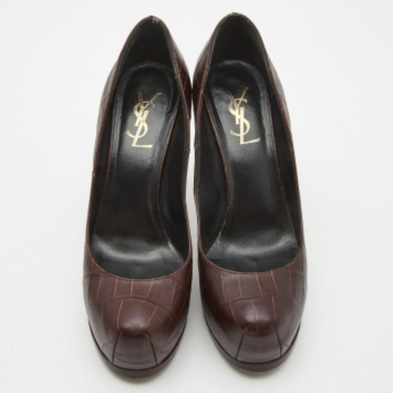 Saint Laurent Paris Bombas de plataforma Tribtoo de piel de cocodrilo marrón en relieve talla 37 en venta 4