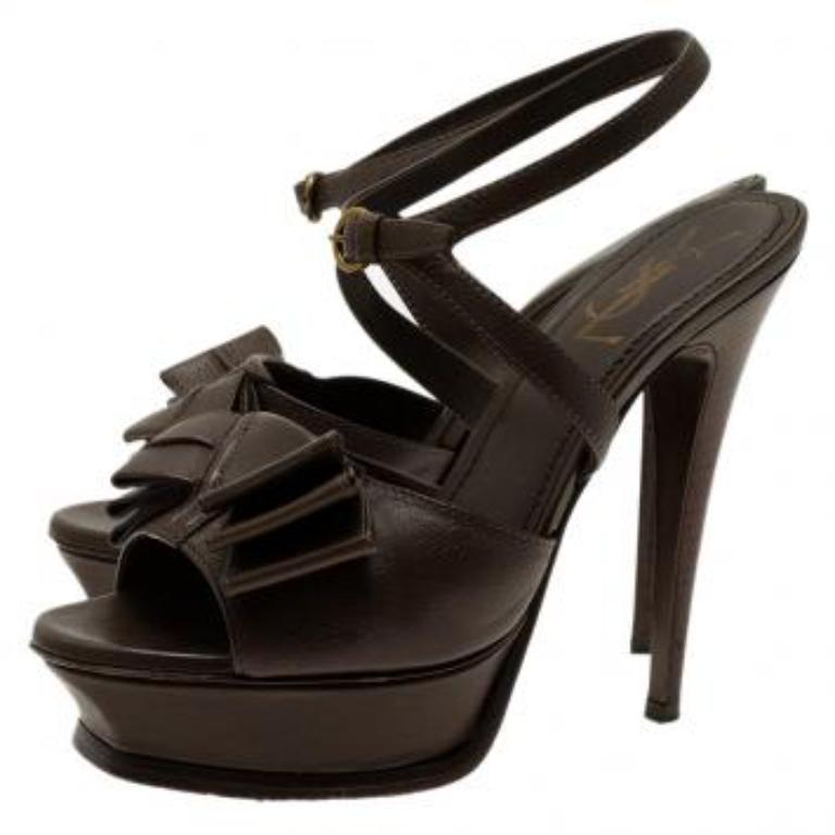 Noir Saint Laurent Paris Sandales à plateforme Y-Bow en cuir marron Taille 38 en vente