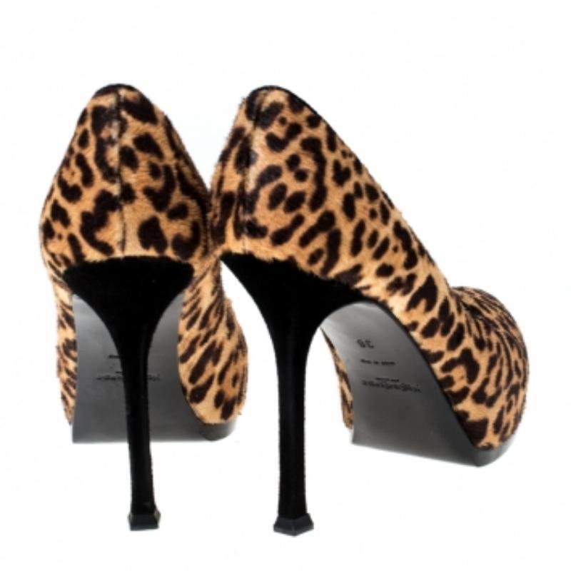 Saint Laurent Paris Brown Leopard Print Pony Hair Tribtoo Platform Pumps Size 36 Bon état - En vente à Dubai, Al Qouz 2