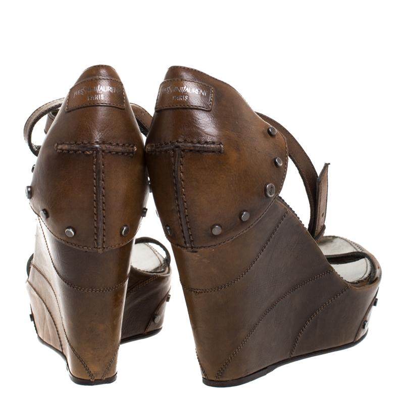 Saint Laurent Paris Brown Studded Leather Open Toe Wedge Platform Sandals Size38 In Good Condition In Dubai, Al Qouz 2