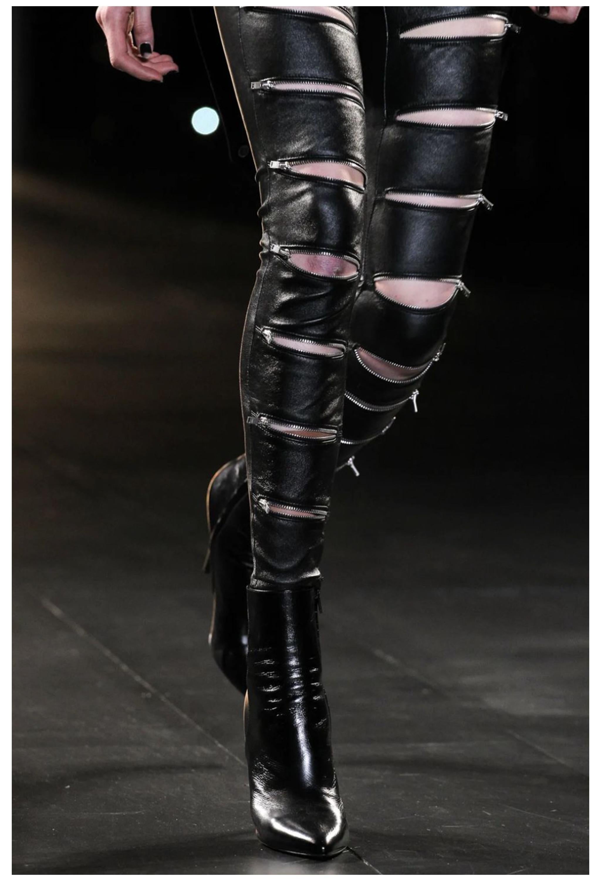 Saint Laurent Paris By Hedi Slimane Pantaloni in pelle nera con spacchi in vendita 4