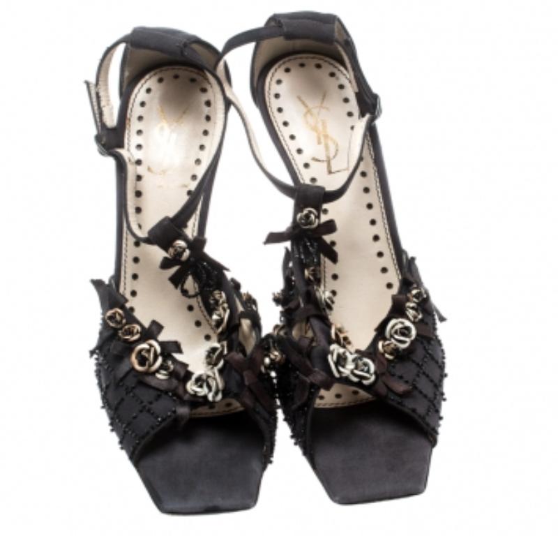 Saint Laurent Paris Segeltuch verschönert Blumen T-Riemen offene Zehensandalen Größe 38 im Angebot 1