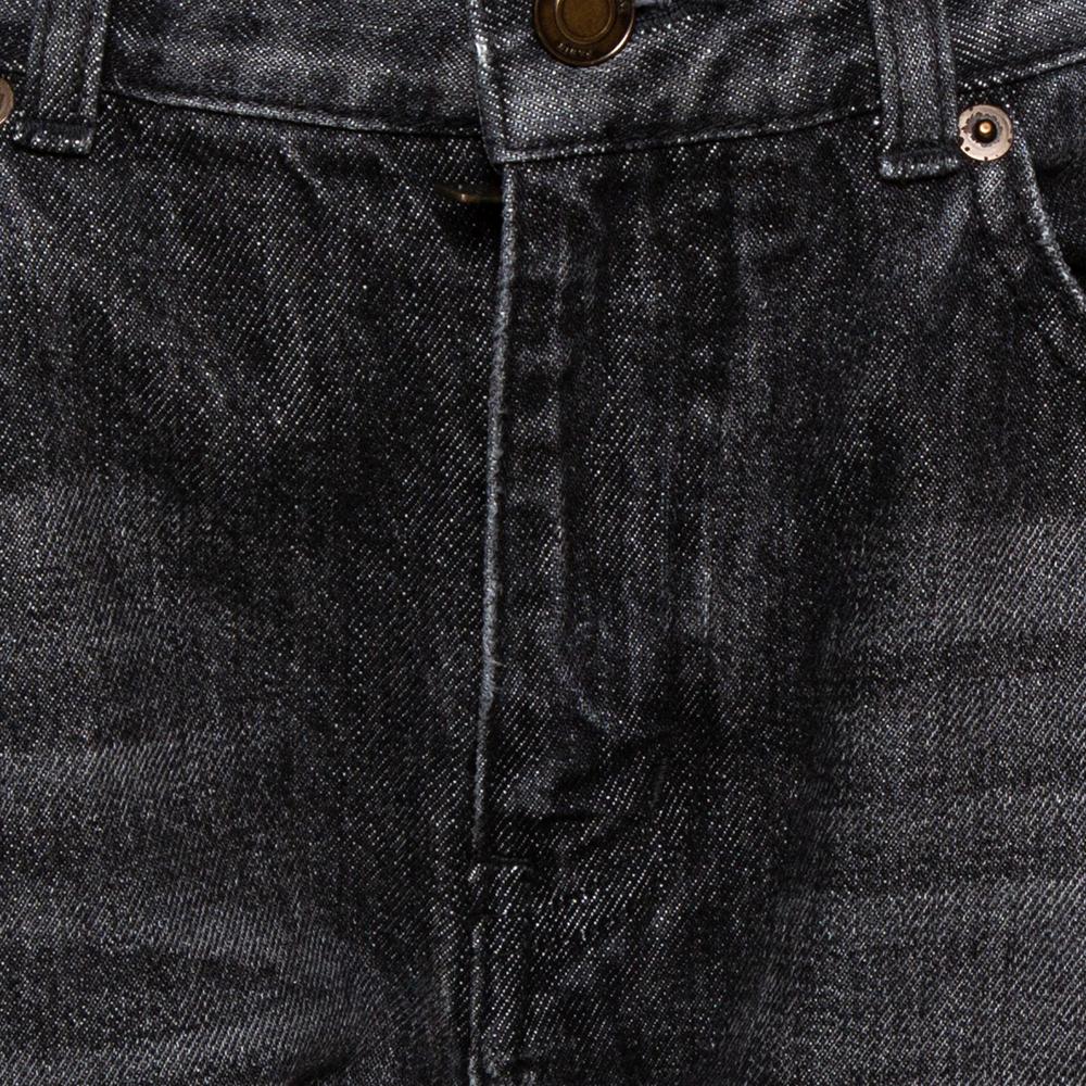 Saint Laurent Paris Holzkohle Grau Medium Wash Denim Raw Edge Jeans M im Zustand „Gut“ im Angebot in Dubai, Al Qouz 2
