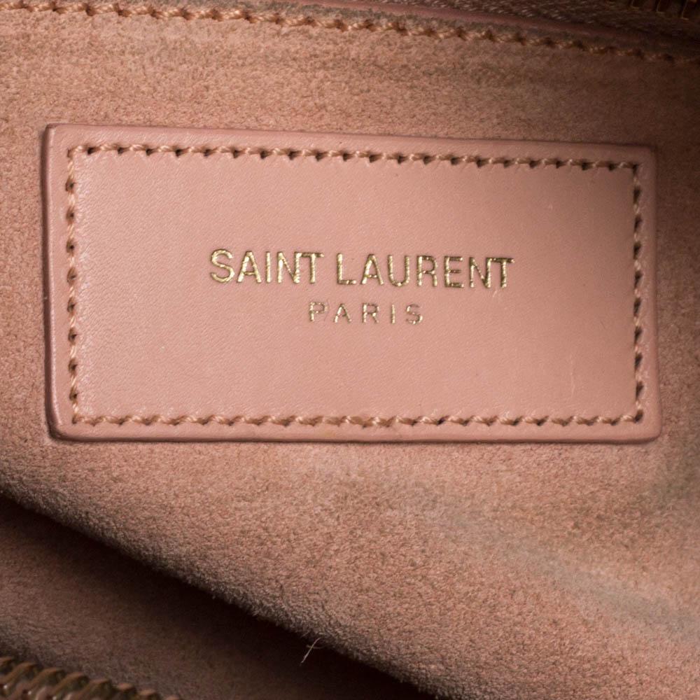 Saint Laurent Paris Coral Orange Leather Classic Duffle 6 Bag In Fair Condition In Dubai, Al Qouz 2