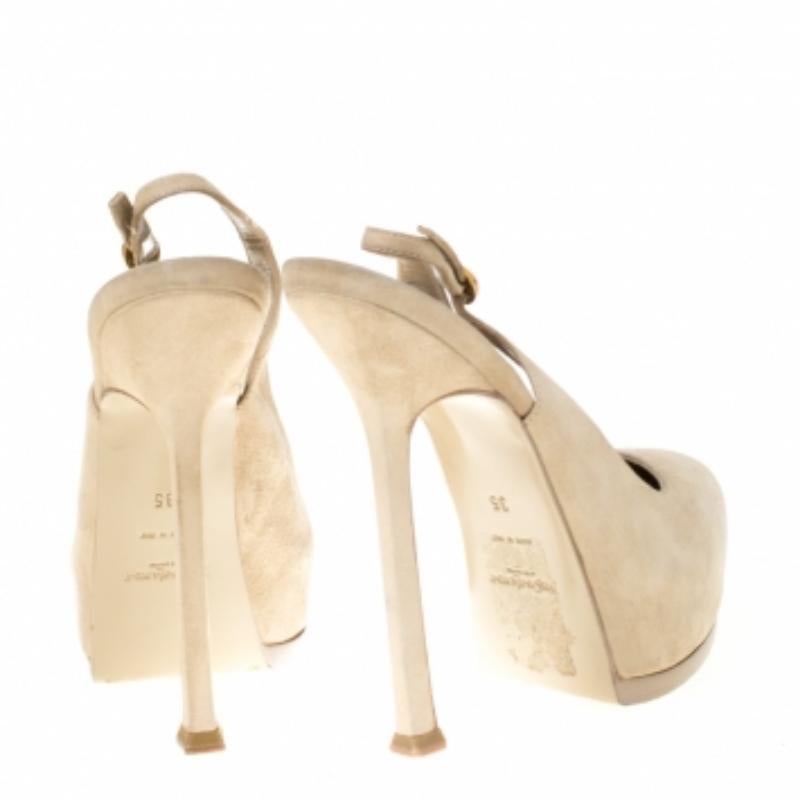 Saint Laurent Paris - Sandali con plateau in pelle scamosciata color crema - misura 35 In condizioni discrete in vendita a Dubai, Al Qouz 2