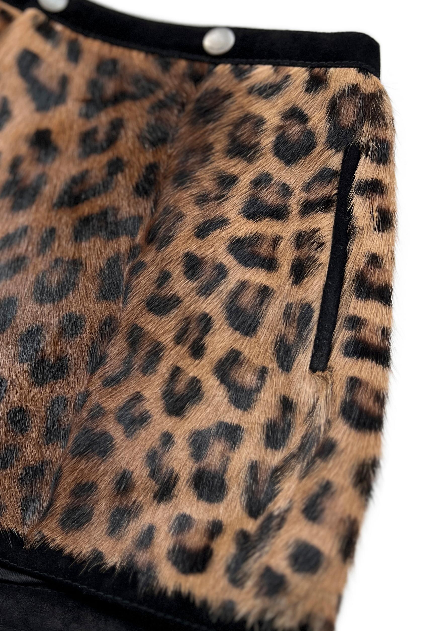 Saint Laurent Paris - Short en poils de poney imprimé léopard avec bordure en daim 2019 Excellent état - En vente à Los Angeles, CA