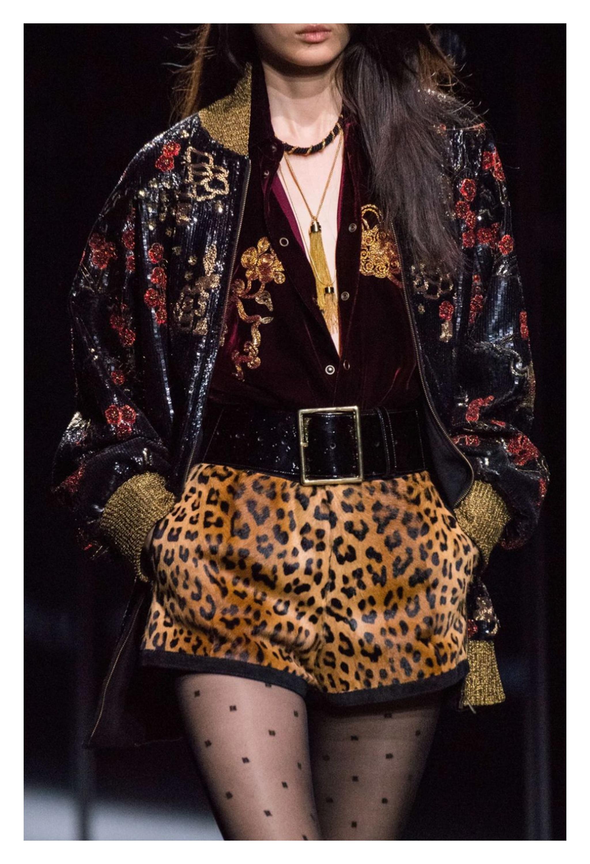 Saint Laurent Paris - Short en poils de poney imprimé léopard avec bordure en daim 2019 Pour femmes en vente