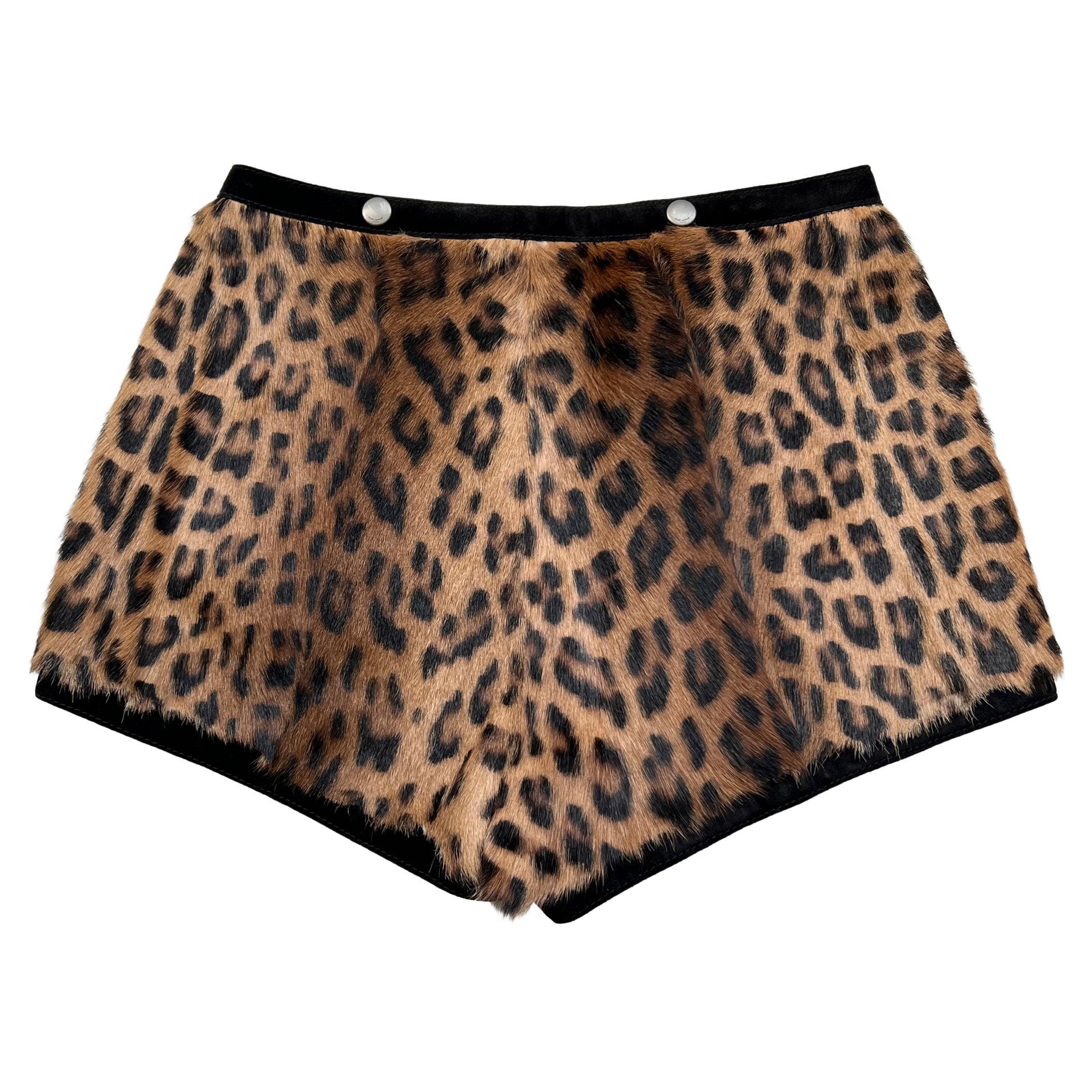 Saint Laurent Paris - Short en poils de poney imprimé léopard avec bordure en daim 2019 en vente 1