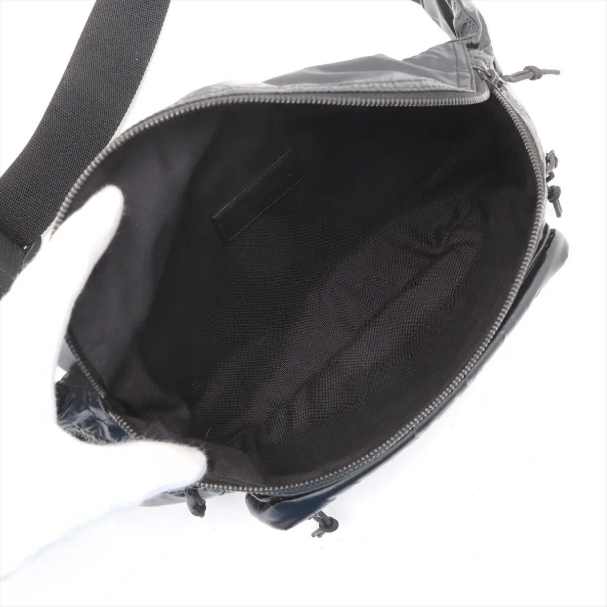 Saint Laurent Paris Nuxx Sling Bumbag Black For Sale 3