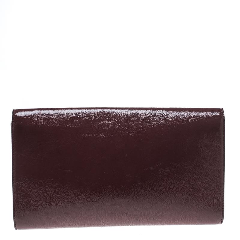 Saint Laurent Paris Pale Red Patent Leather Belle De Jour Flap Clutch In Good Condition In Dubai, Al Qouz 2