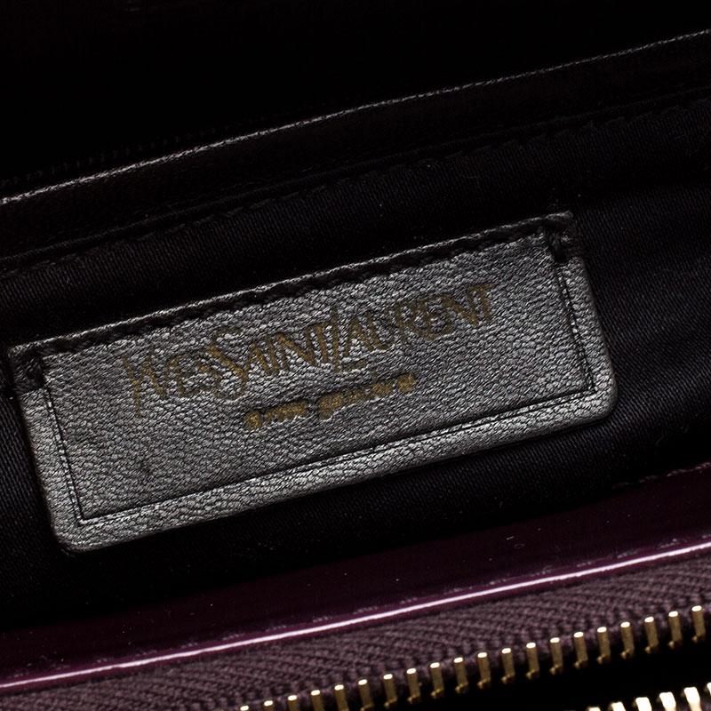 Saint Laurent Paris Große Uptown Umhängetasche aus lila Lackleder 5