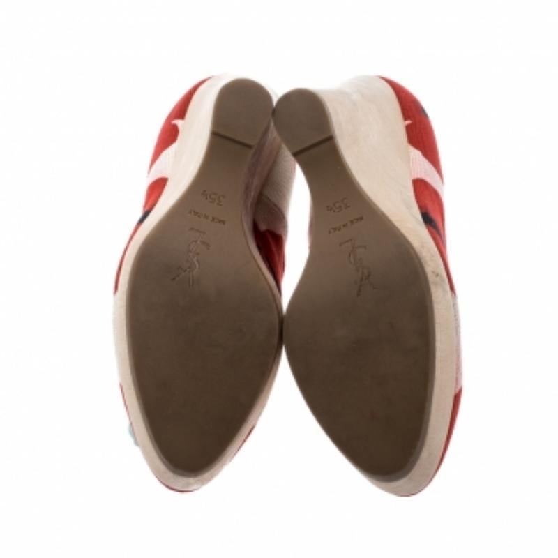 Beige Saint Laurent Paris escarpins compensés à plateforme en toile imprimée rouge et blanche taille 35,5 en vente
