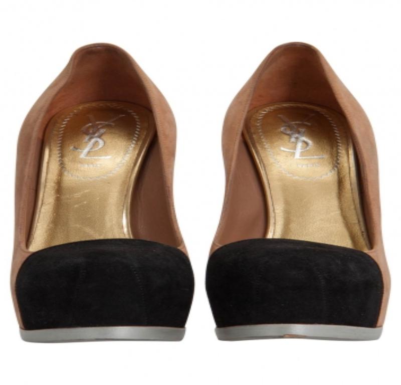 Marron Saint Laurent Paris - Escarpins à plateforme Tribtoo en daim ton sur ton, taille 37,5 en vente