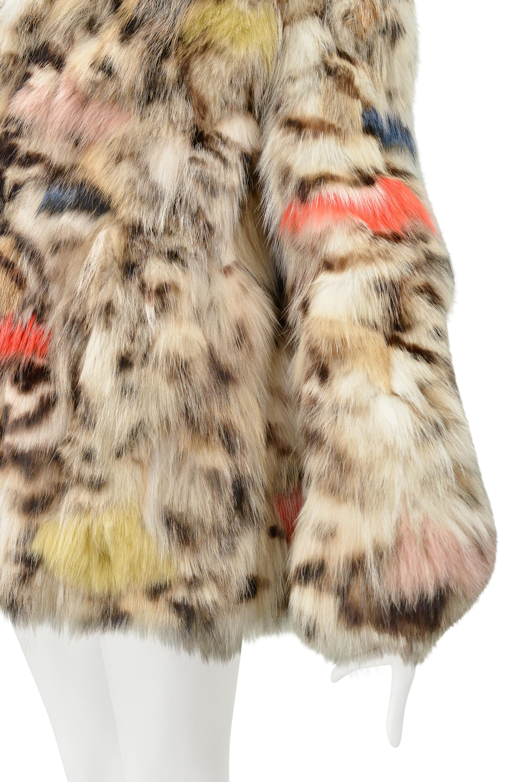 Saint Laurent Paris Abrigo gordito de piel de zorro blanco y multicolor 2017 1