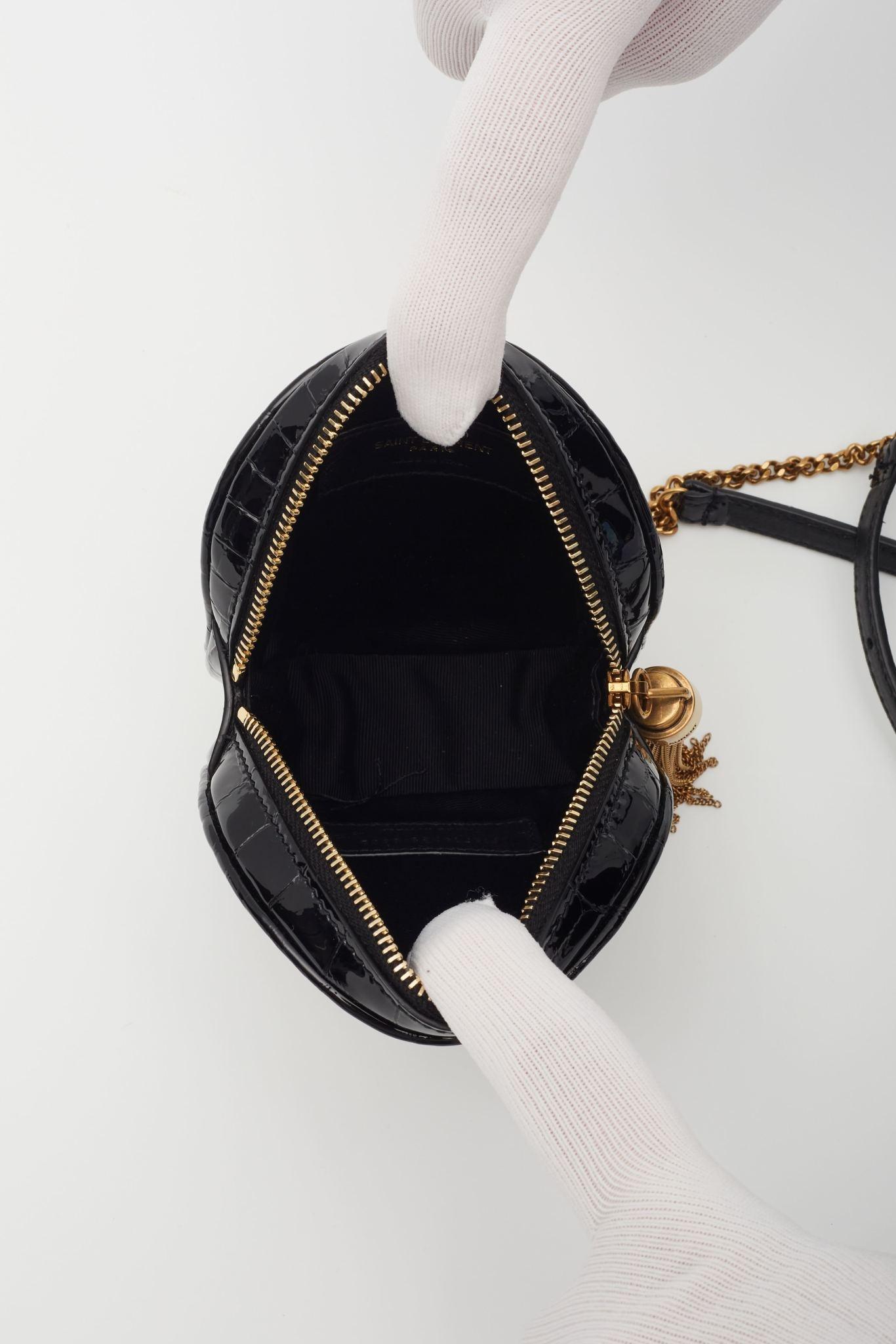 Saint Laurent Schwarze runde Tasche aus Lackleder mit Krokodillederprägung 2