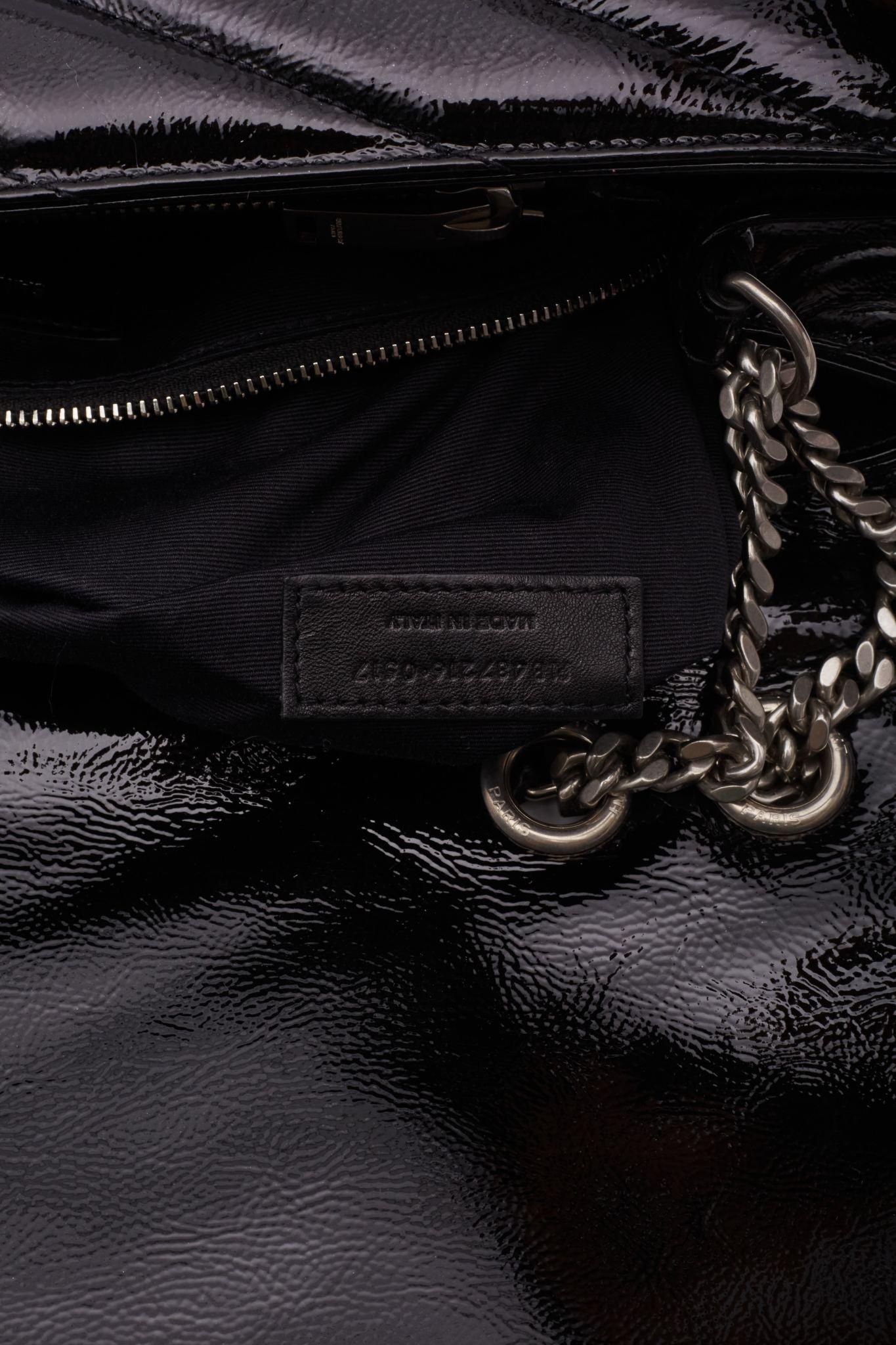 Saint Laurent Patent Black Monogram Loulou Shoulder Bag Medium In Excellent Condition In Montreal, Quebec