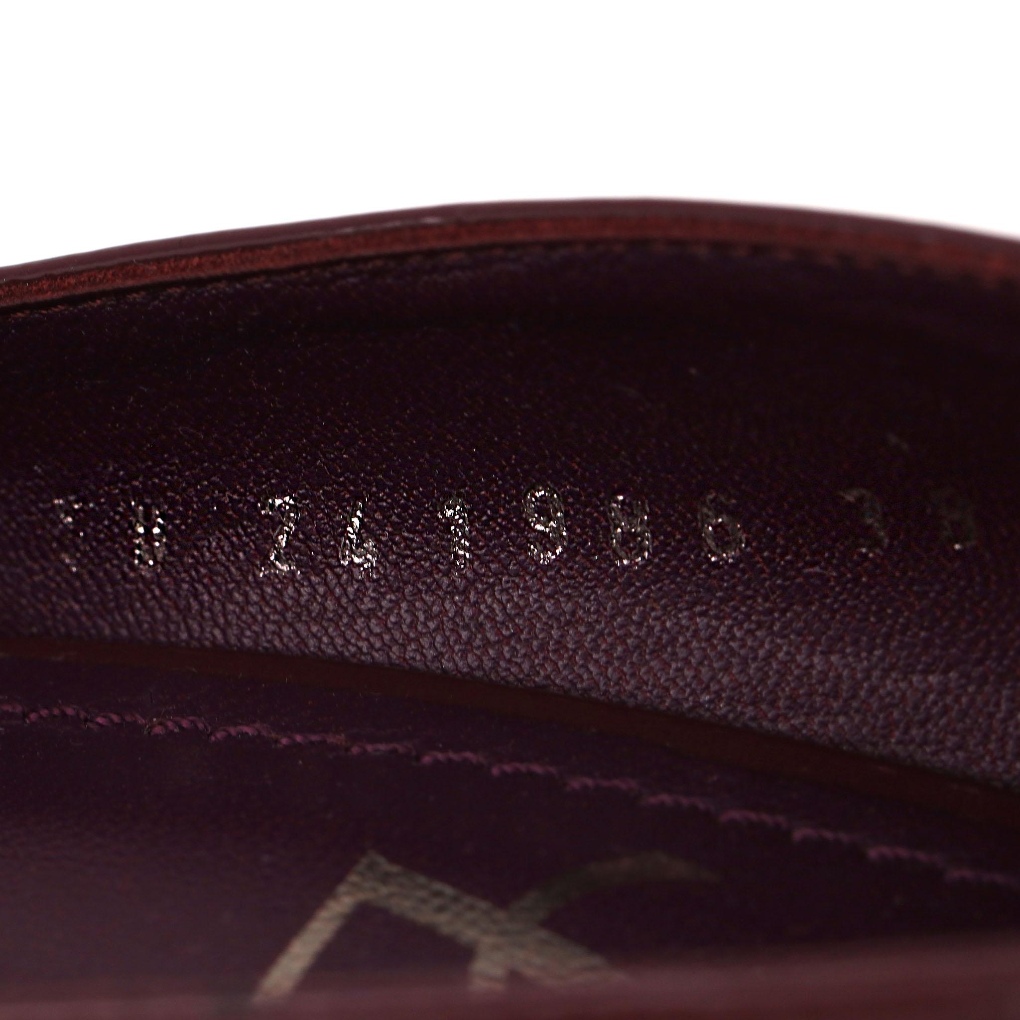 Bombas Saint Laurent de charol con tacón de ante en venta 2